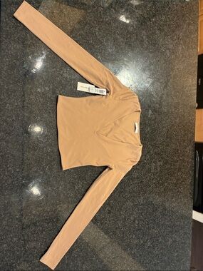 Babaton V Neck woman’s shirt